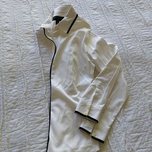 3/$20 Banana Republic White Non Iron Blouse Sz 2P